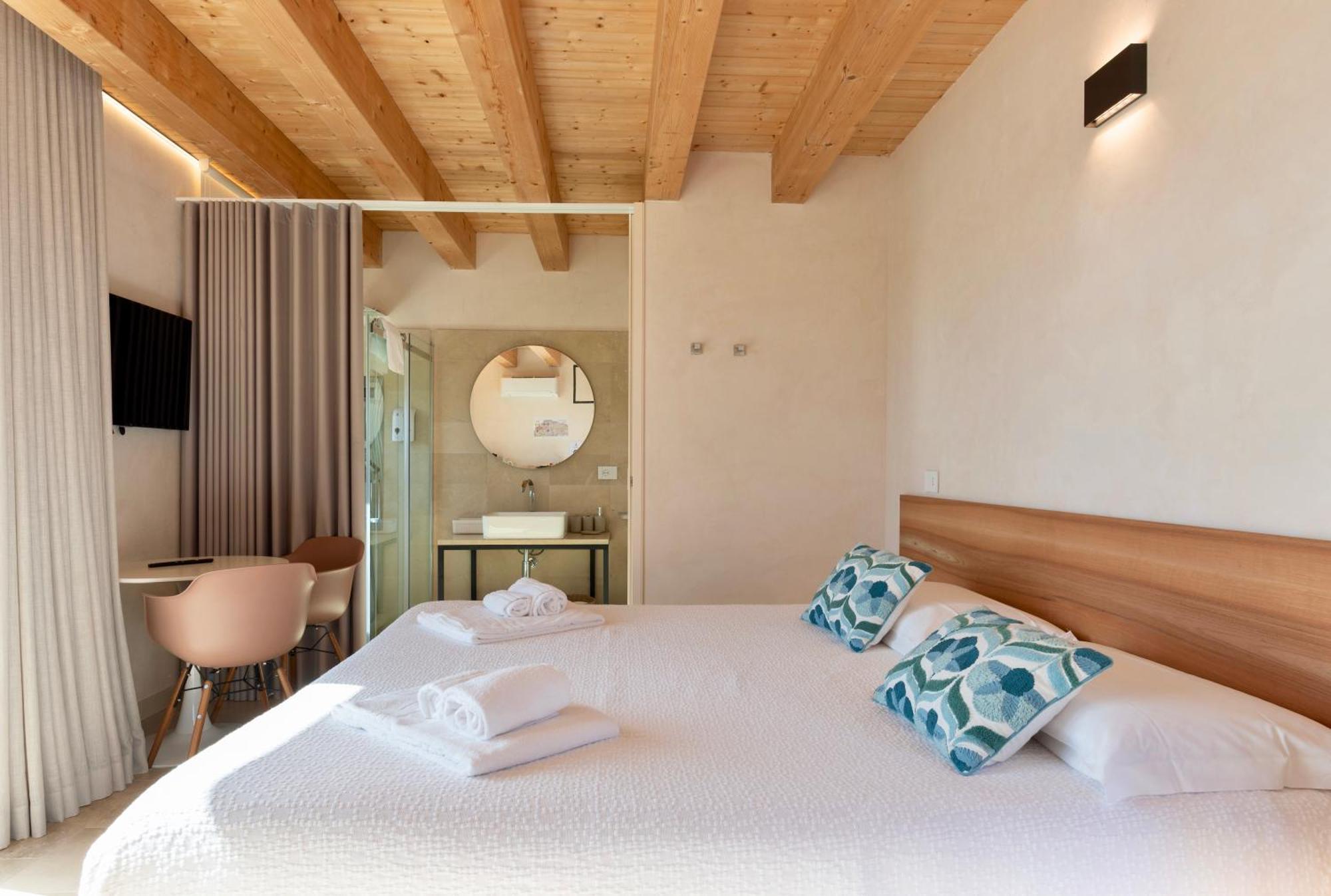 La Casa Di Irene - Suites Con Vista راغوزا المظهر الخارجي الصورة