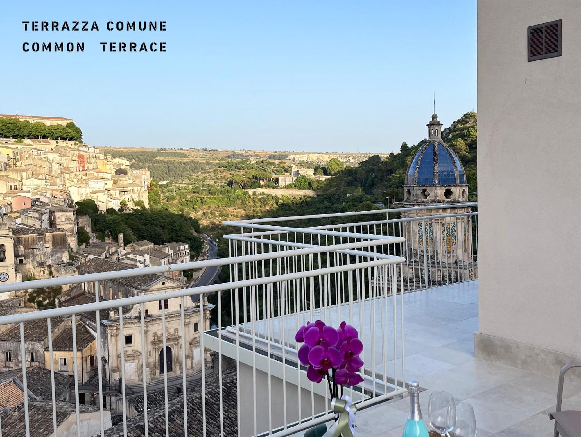 La Casa Di Irene - Suites Con Vista راغوزا المظهر الخارجي الصورة